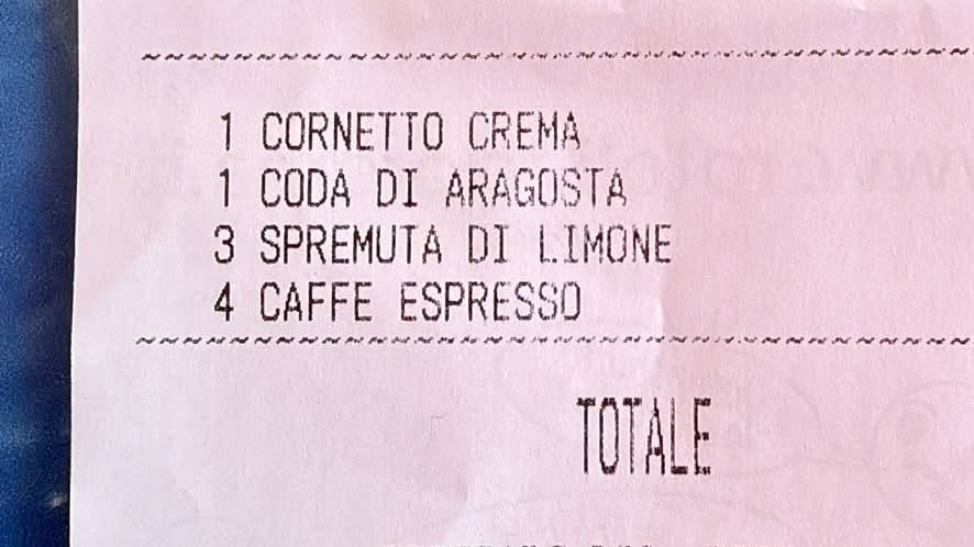 Alessandro ukázal účtenku z talianskeho ostrova Capri. 
