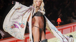 Anja Rubik na pokazie Victoria's Secret