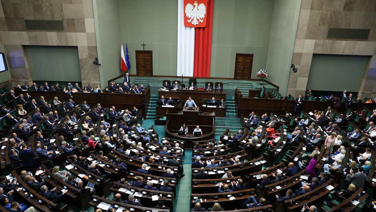 Jakie są najważniejsze zadania nowego rządu? Polacy zabrali głos [SONDAŻ]