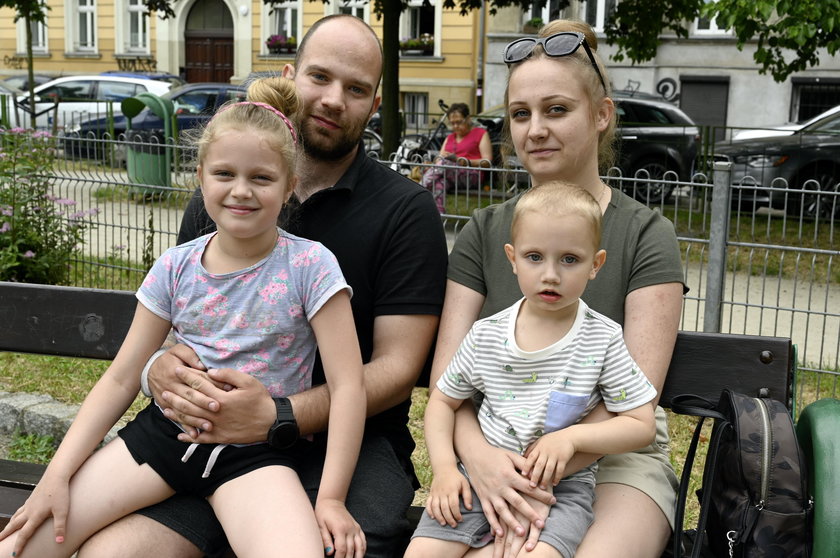 Damian (27 l.), Małgorzata (25 l.), Wiktoria (9 l.), Piotr (3 l.) z Wrocławia