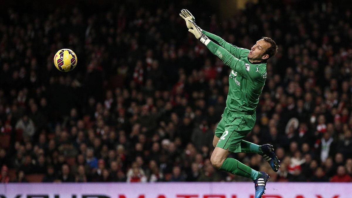 Jak tak dalej pójdzie, 43-letni Mark Schwarzer jeszcze przez kilka sezonów może pozostawać aktywnym zawodnikiem. Doświadczony bramkarz Leicester City zapisał się właśnie w historii Premier League. I to ani razu nie wchodząc w tym sezonie ligowym na boisko.