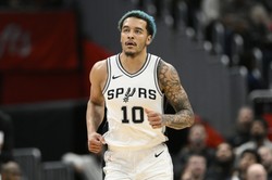 Jeremy Sochan usunięty z parkietu. Awantura w NBA z Polakiem w roli głównej [WIDEO]