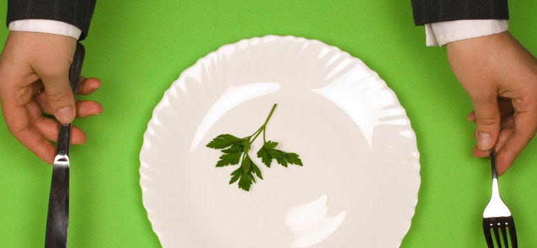 Dieta 5:2 celuje w raka. Antynowotworowe menu