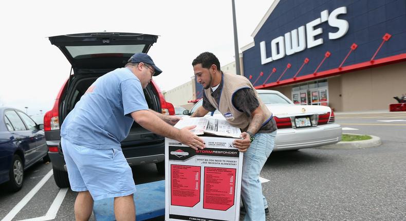 lowes employee