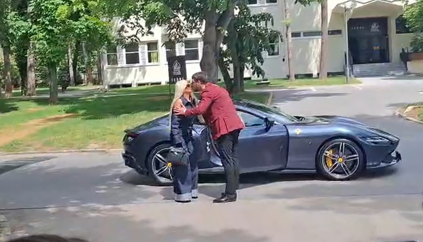 Dara Bubamara sa dečkom