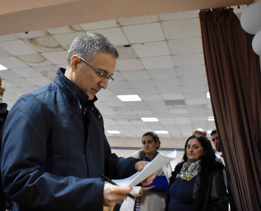 Naš životni standard raste, da podižemo našu ekonomiju i da živimo bolje - rekao je Stefanović