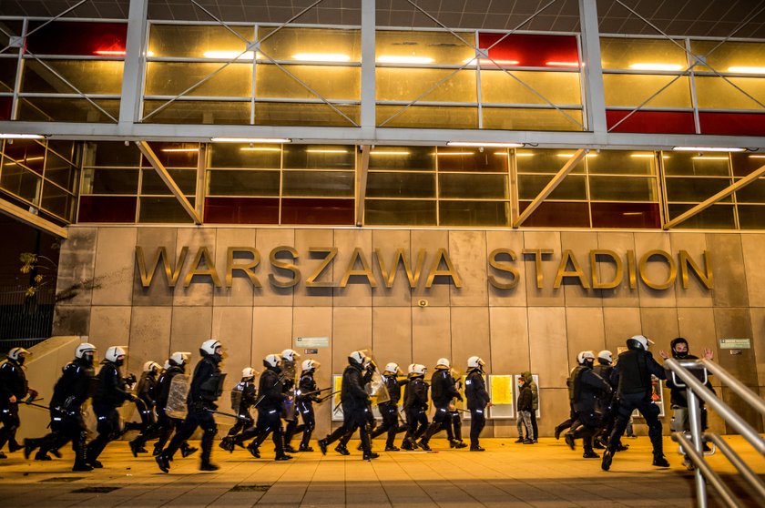 Marsz Niepodległości. Policja spałowała dziennikarzy. Szokujące nagrania!