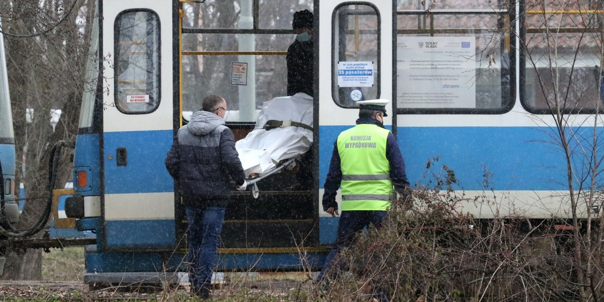 Wrocław, pętla Krzyki. Motorniczy znalazł zwłoki w tramwaju.