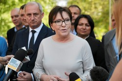 Prokuratura wzywa Kopacz na przesłuchanie ws. sekcji zwłok ofiar katastrofy smoleńskiej. Schetyna: Polityczna nagonka!