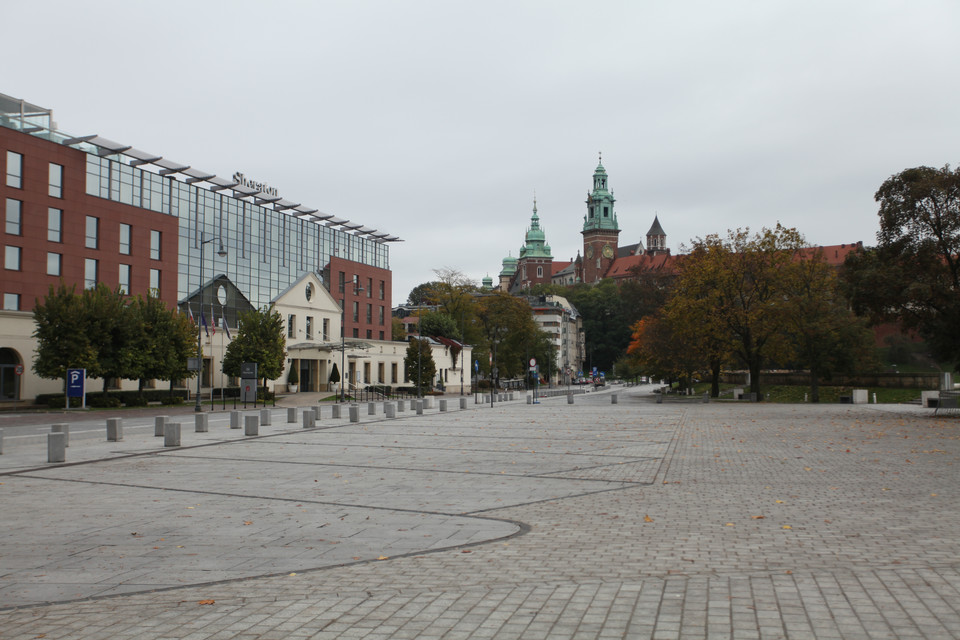 Kraków w czerwonej strefie. Niedzielny poranek