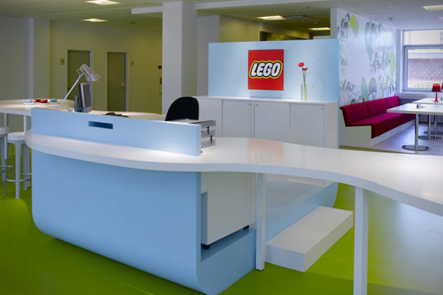 LEGO - nowa siedziba i archiwalne zdjęcia