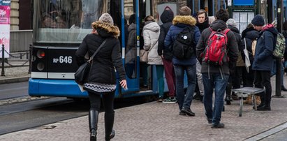 Brutalny atak na motorniczego w krakowskim tramwaju