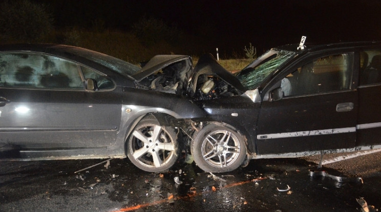 A balesetben egy ember meghalt /Fotó: police.hu