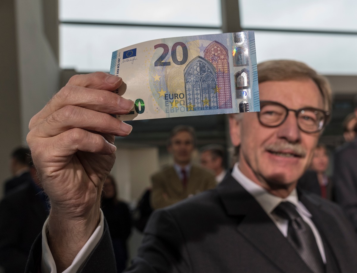 Historyczna zmiana w strefie euro. Wybitna postać z Polski może ozdobić europejską walutę