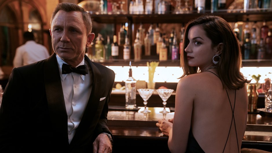 Daniel Craig i Ana de Armas w filmie "Nie czas umierać"