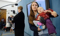 Sześciolatki znowu w Sejmie: Elbanowscy nadal próbują wstrzymać reformę obniżającą wiek szkolny