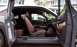 Mazda MX-30 z dopłatą w Polsce tanieje i znika na pniu. Japończykom kończą się już auta