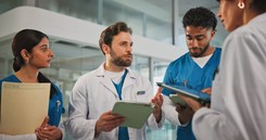 Cudzoziemcy lekiem na problemy w polskim systemie ochrony zdrowia? Dostaną nowe przywileje