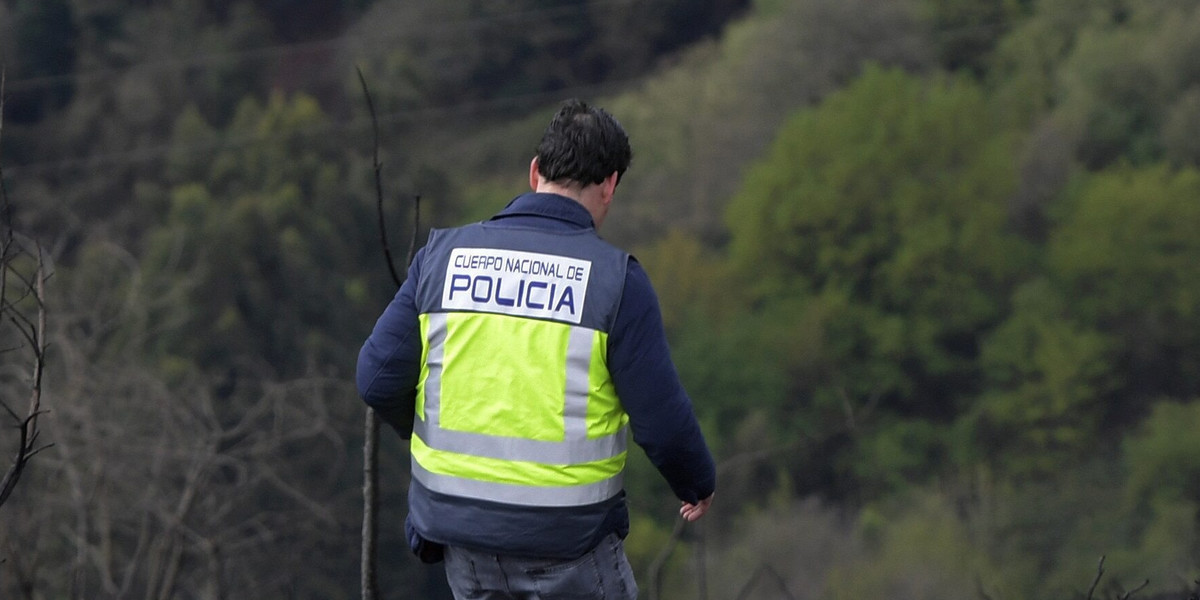 Ojciec przez całe życie więził swoje dzieci w lesie.