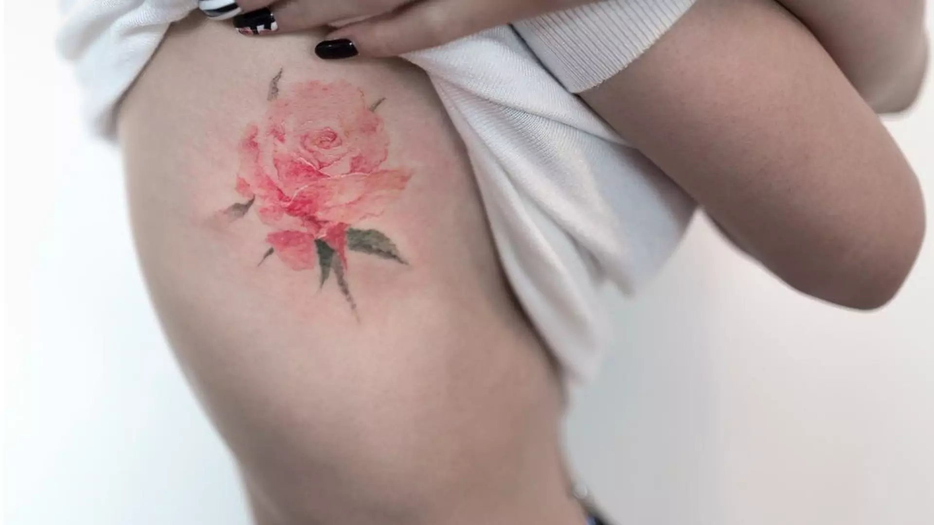 Jak szkice ołówkiem na ciele. Minimalistyczne tatuaże zachwycą nawet przeciwników "dziar"