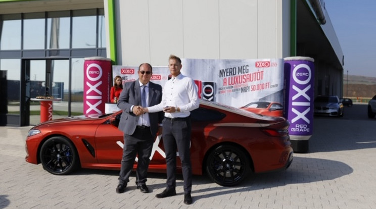 Egy gyönyörű, BMW 840 D Coupéval lett gazdagabb a szerencsés nyertes