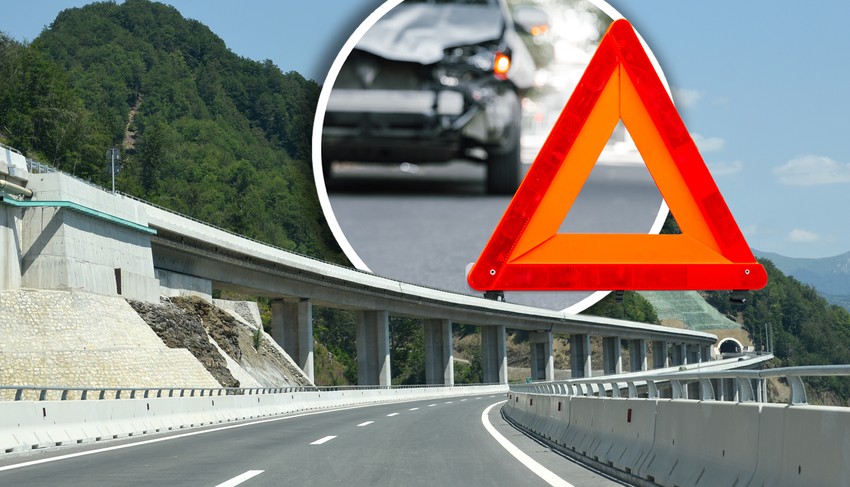 Trougao treba postaviti na najmanje 100 metara od vozila koje stane u zaustavnu traku