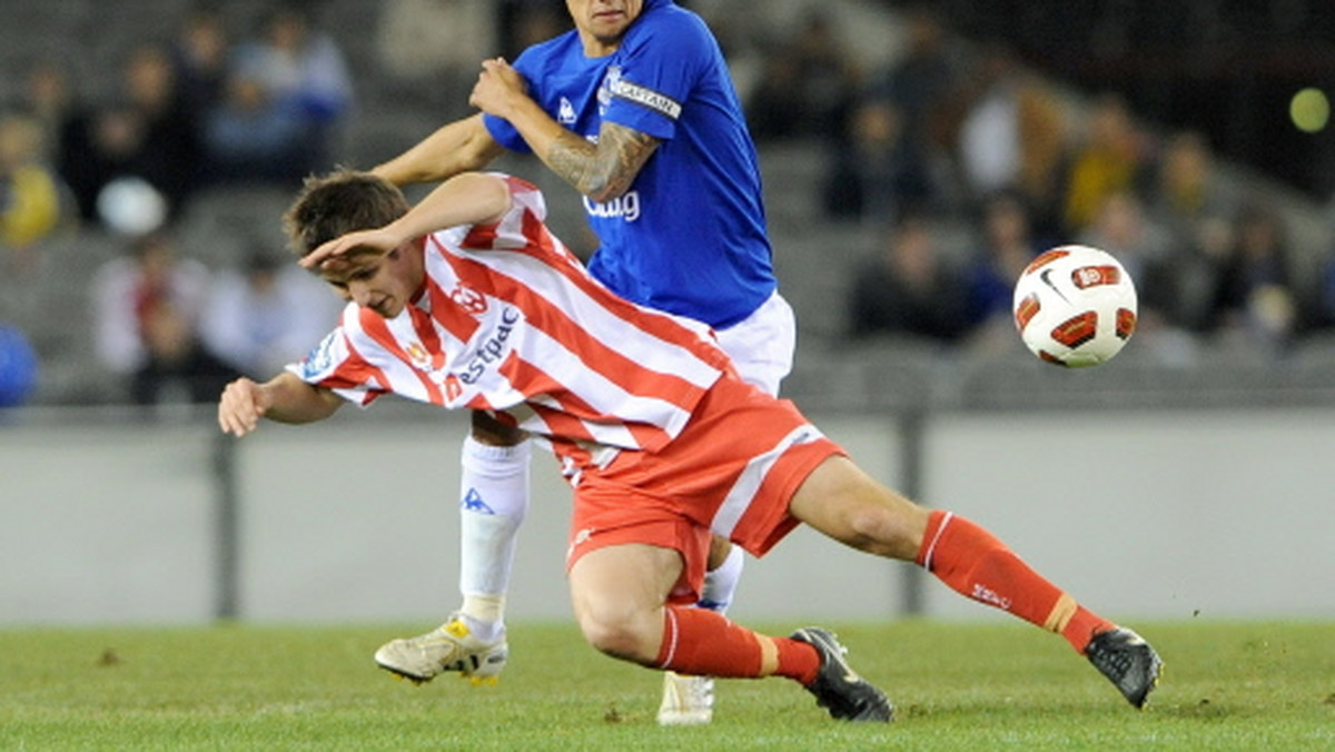 Piłkarz reprezentacji Australii i angielskiego Evertonu Tim Cahill podpisał kontrakt z występującym w amerykańskiej lidze Major League Soccer (MLS) zespołem New York Red Bulls.