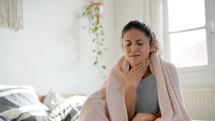 torokfájás köhögés torokkaparás ellen házi módszer