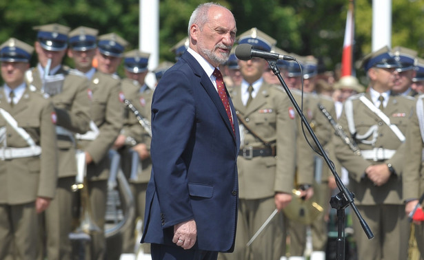 Macierewicz: Bezdyskusyjnie Niemcy winne są Polsce reparacje