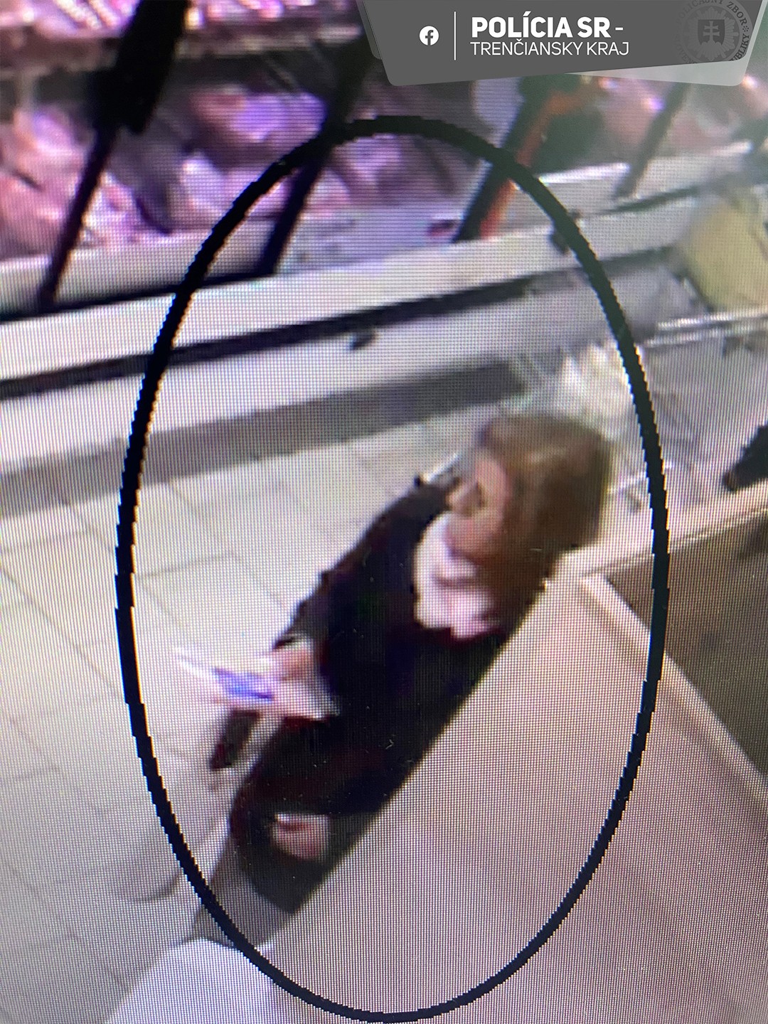 Polícia v Trenčíne žiada verejnosť o pomoc pri stotožnení ženy.