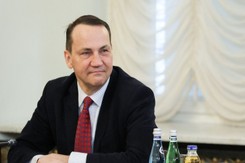 Tajemnicze słowa Sikorskiego o wojsku NATO na Ukrainie. 'Pobrzękiwanie szabelką'