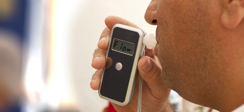 Nawet sześć pomiarów trzeźwości jednego pracownika