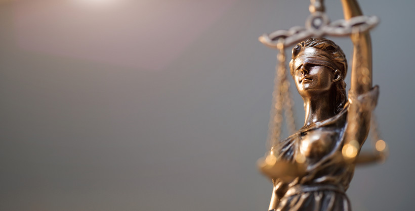Zdaniem Zabłockiego przepisy ustawy o Sądzie Najwyższym, na podstawie których stwierdzono przejście w stan spoczynku sędziów SN są niezgodne z konstytucją.