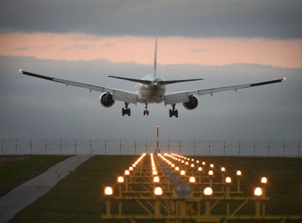 Piloci samolotów pasażerskich nadużywają alkoholu przed startem