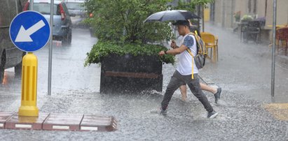 Ulewa w Poznaniu. Ulice zalane "jak w Wenecji"