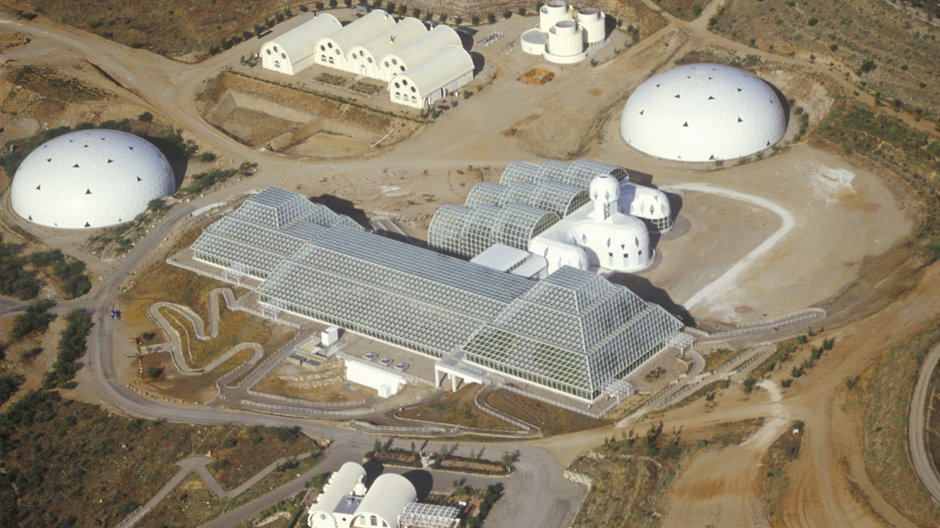 Prace nad zbudowaniem Biosfery 2 trwały cztery lata