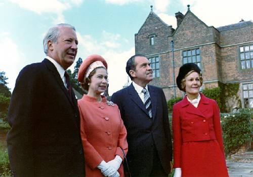 Edward Heath wraz z królową Elżbietą II przyjmują wizytę prezydenta USA Richarda Nixona