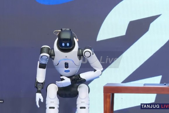 Vučić: Očekujem da prve robote proizvedene u Srbiji imamo na Vidovdan