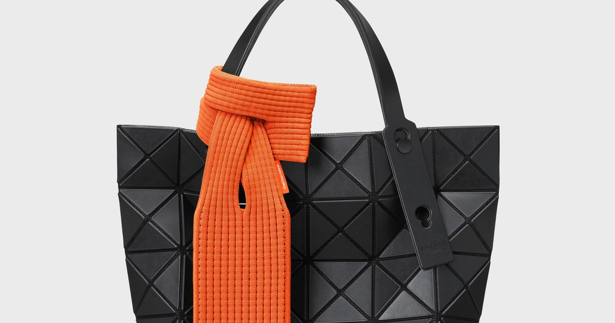 Apple iPhone Pocket ISSEY MIYAKE ショート 黒 Apple iPhone Pocket by ISSEY MIYAKE - Short Black - US