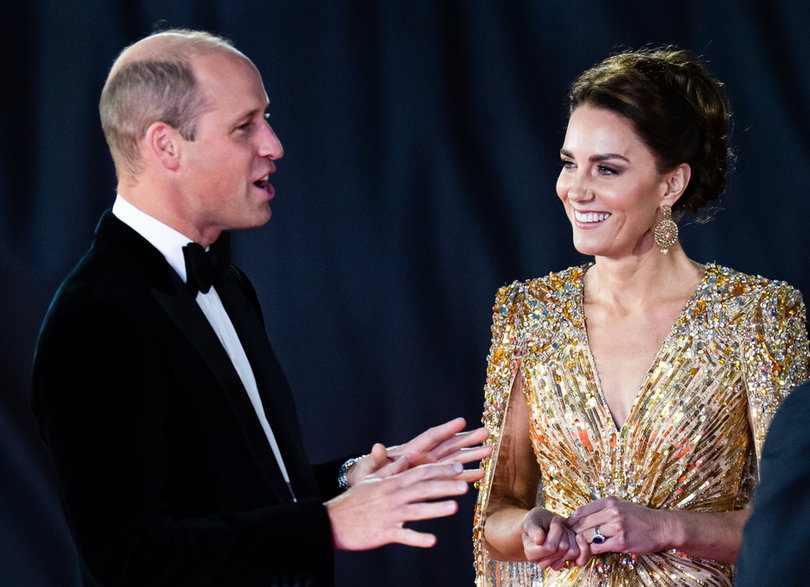 Księżna Catherine z mężem podczas uroczystej premiery kolejnej części "Bonda" w 2021 r.