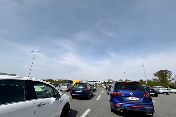 (MAPA, VIDEO) SVI SE UPRAVO VRAĆAJU SA ZLATIBORA Stvorile se kilometarske kolone, mape se "crvene", a OVO SU KRITIČNE TAČKE!