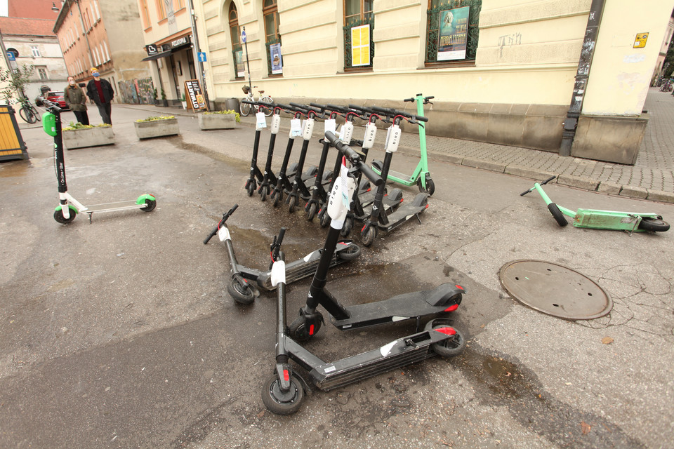 Kraków w czerwonej strefie. Niedzielny poranek