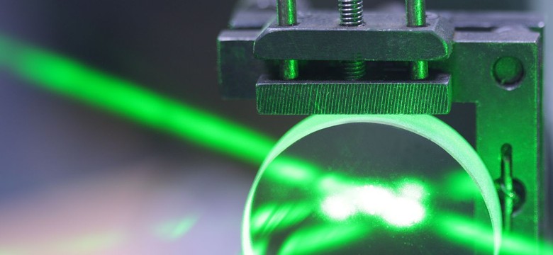 Jeden chip, dziesiątki laserów. Przełom w fotonice, który napędzi centra danych i AI