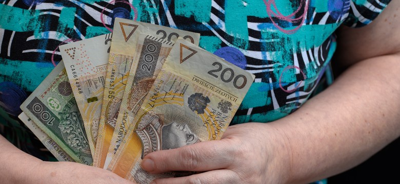 Ruszyła renta wdowia. Miliony samotnych seniorów dostaną świadczenie? Jakie warunki trzeba spełnić?