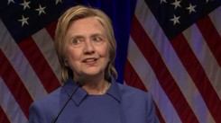 'Miałam ochotę już nigdy nie wychodzić z domu'. Pierwsze wystąpienie Hillary Clinton po wyborczej porażce