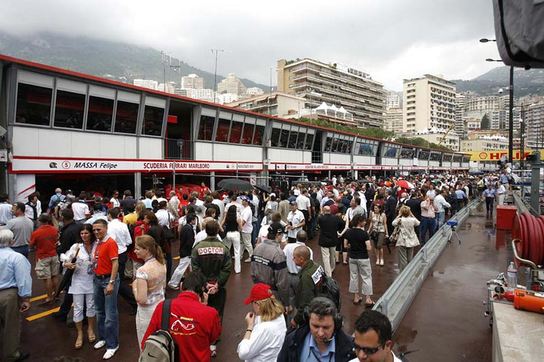 Grand Prix Monaco 2007: dziewczyny, gwiazdy filmu i F1 fotografował Jiří Křenek