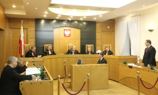 ZUS wysyła emerytów po pieniądze do sądów