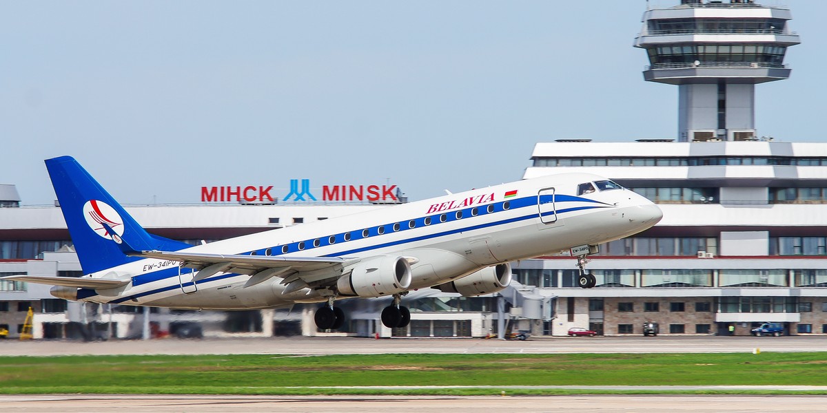 Eurocontrol wylicza, że każdego dnia przez białoruską przestrzeń powietrzną przelatuje około 300 samolotów (bez lądowania), z czego jeden na trzy to maszyna przewoźnika z państw UE. 