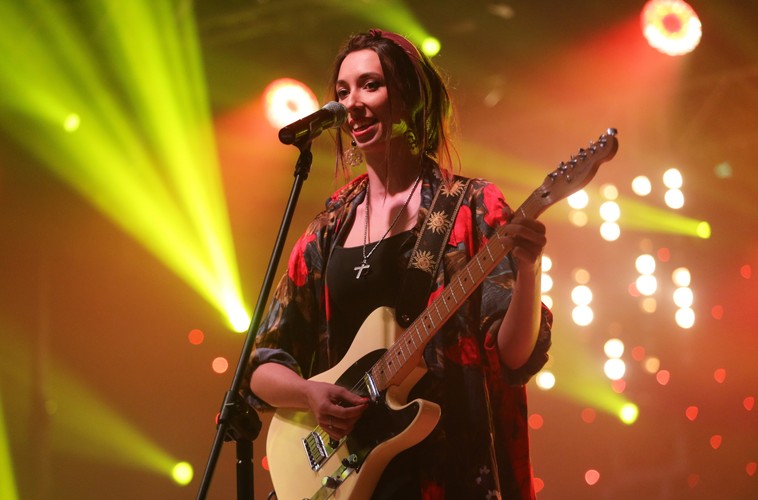 Bianka Jackowska podczas koncertu 'Oprócz Błękitnego Nieba'