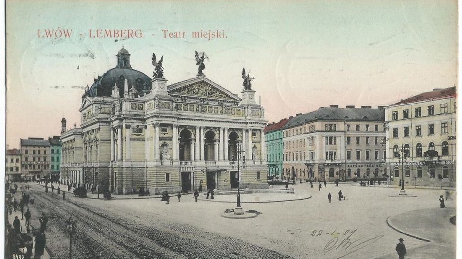 Teatr Wielki we Lwowie na pocztówce z początku XX wieku (domena publiczna)
